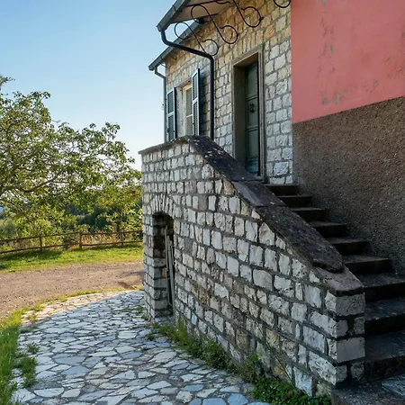 Κατάλυμα σε φάρμα Monte Pu'