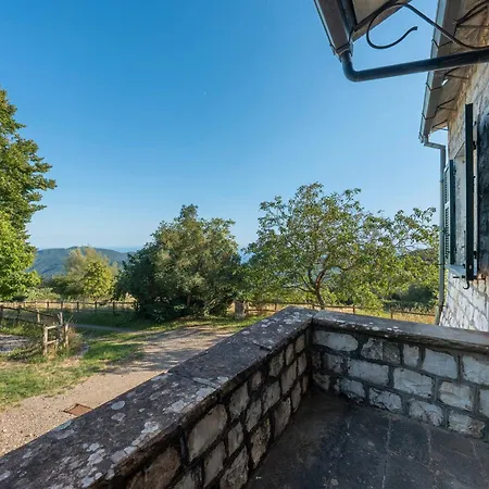 Фермерский дом Monte Pu' Castiglione Chiavarese