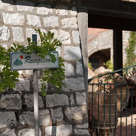 Фермерский дом Monte Pu' Castiglione Chiavarese