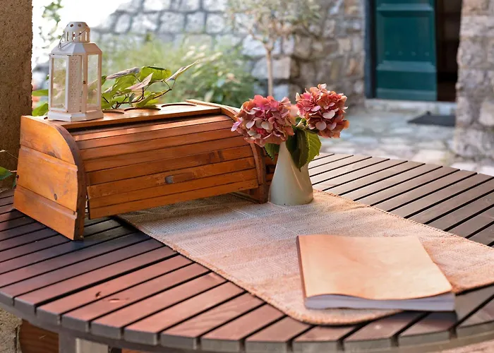 Monte Pu' Feriegård Castiglione Chiavarese